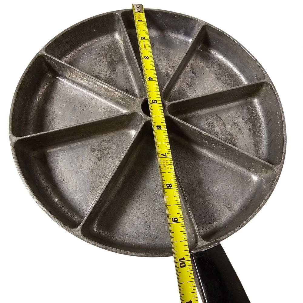 Vintage Northland Aluminum Jon'E Bake Pan 8 Wedge Cornbread Scone  Nordic Ware